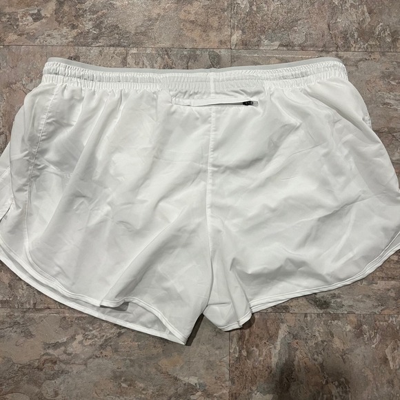 NWT- Nike Dri-Fit Running Shorts Flex Fabric White Women Size XXL - Picture 3 of 5